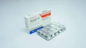 রসুতিন ১০ মিলিগ্রাম (Rosutin 10 mg) ওষুধের বক্স এবং সামনে রাখা দুটি ট্যাবলেট স্ট্রিপ বা পাতা।