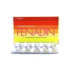 ফেনাডিন ১২০ মিগ্রা (Fenadin 120 mg) ফেক্সোফেনাডিন হাইড্রোক্লোরাইড ওষুধের একটি বক্স এবং সামনে ১০টি ট্যাবলেটের একটি পাতা।